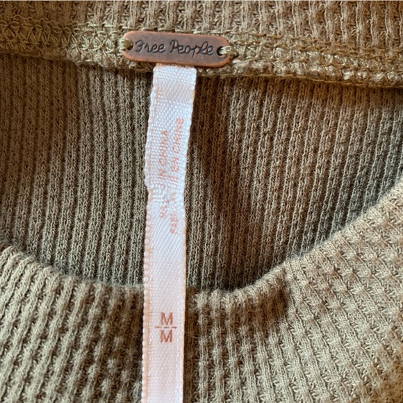 Free People Switch It Up Knit Cuff Thermal Top M Crochet Boho Festival Olive - Picture 11 of 14